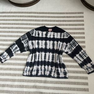 Show Me Your MuMu Monochrome Tie-Dye Top